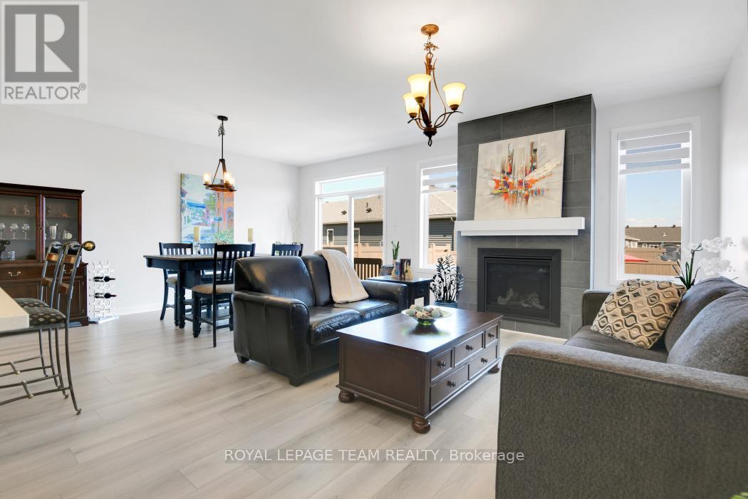 818 Companion Crescent