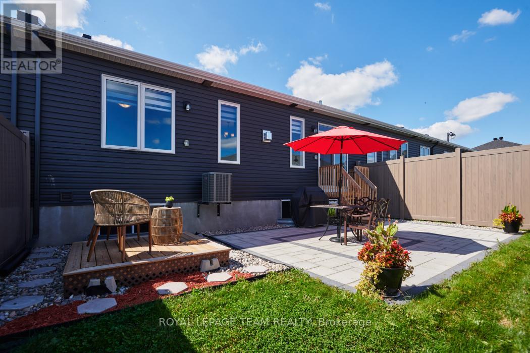 818 Companion Crescent