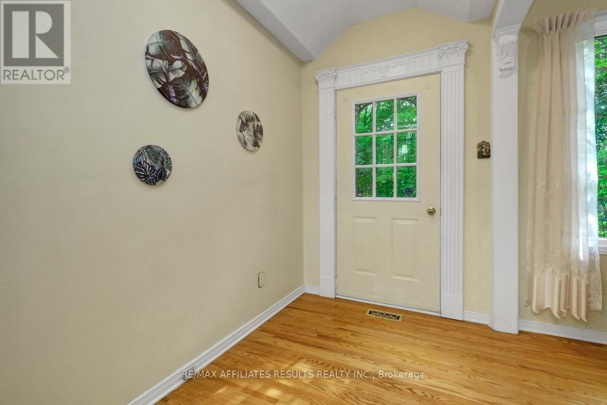 2 Wedgewood Crescent