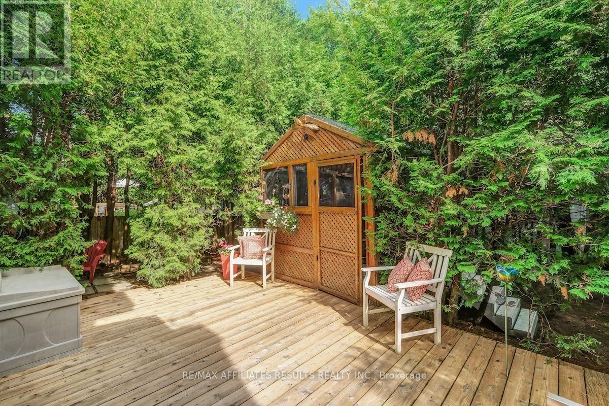 2 Wedgewood Crescent