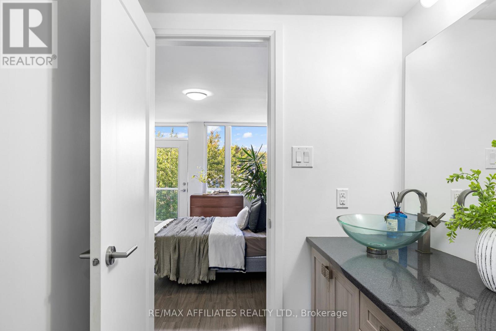 104 Holmwood Avenue