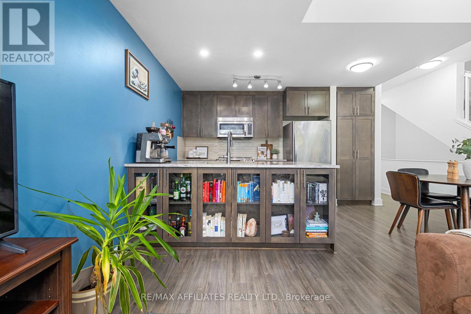 104 Holmwood Avenue