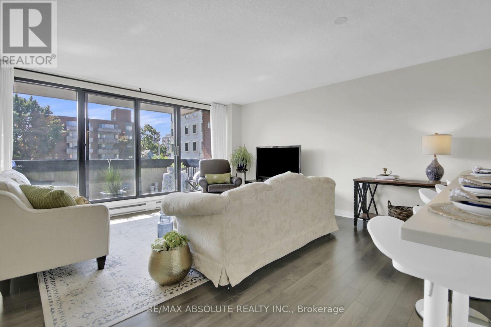 302 - 446 Gilmour Street