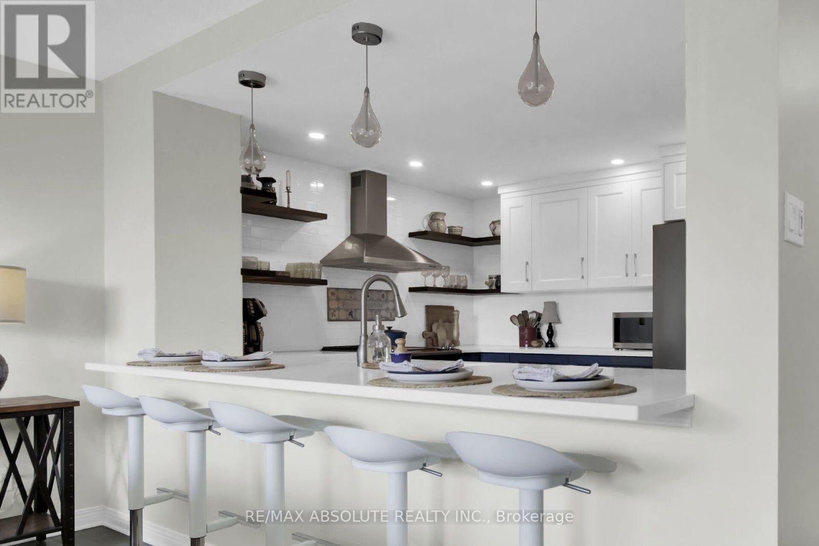 302 - 446 Gilmour Street