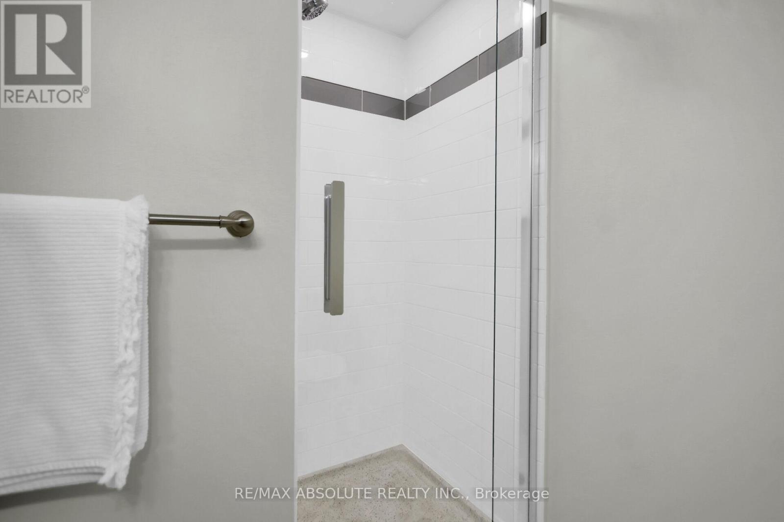 302 - 446 Gilmour Street