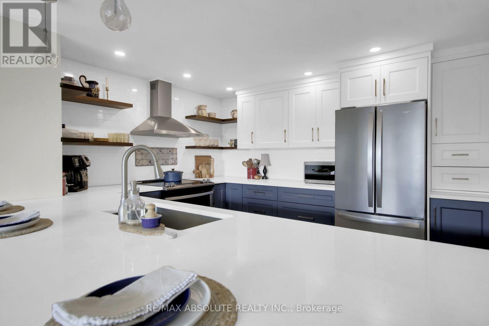 302 - 446 Gilmour Street