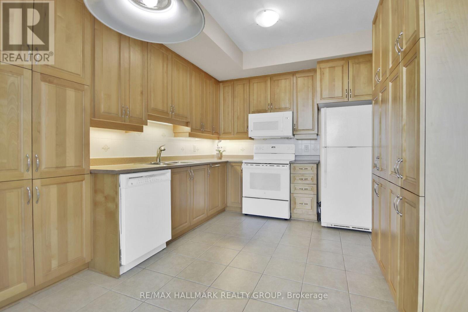 608 - 136 Darlington Private