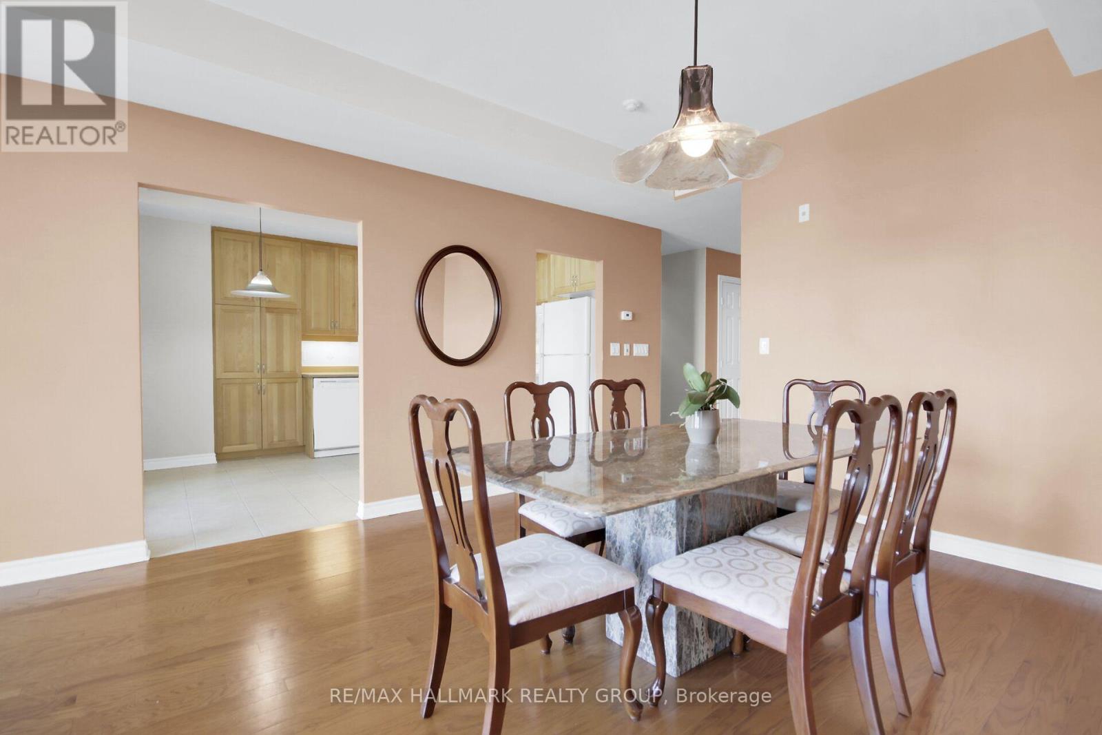 608 - 136 Darlington Private