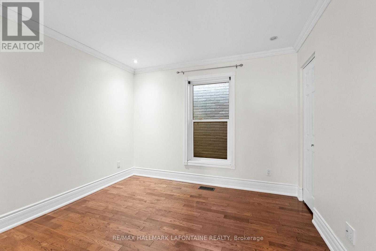13 Cathcart Square