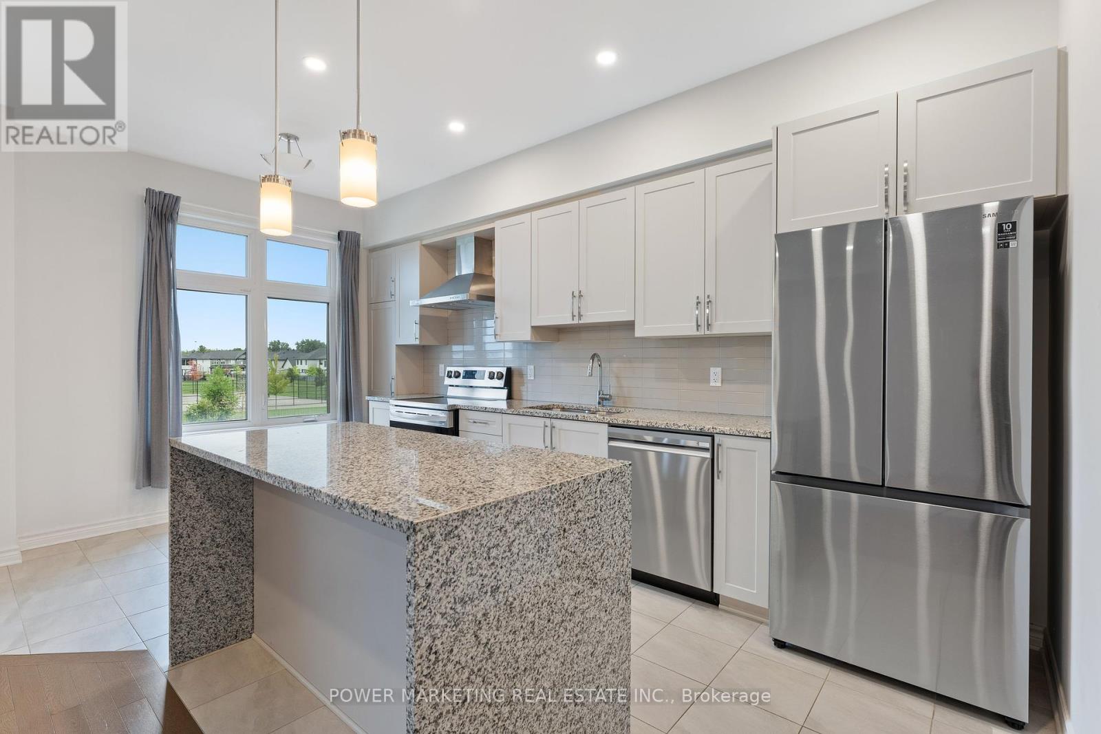 875 Couloir Road