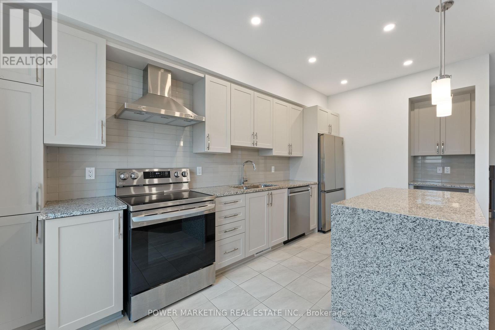 875 Couloir Road