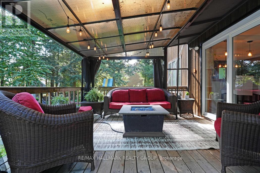 5498 Edgewater Drive
