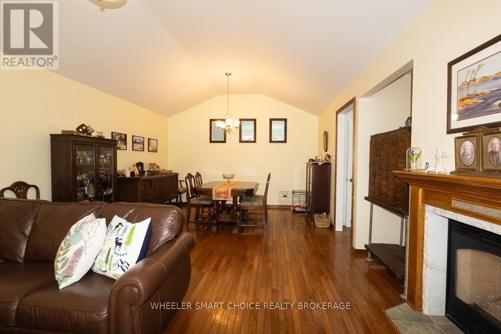 15206 Colonial Drive