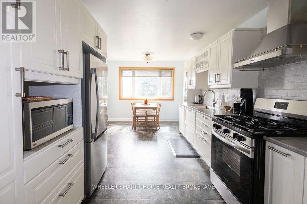 15206 Colonial Drive