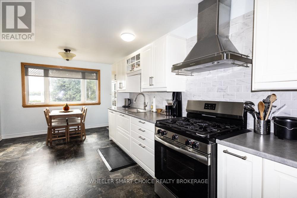 15206 Colonial Drive