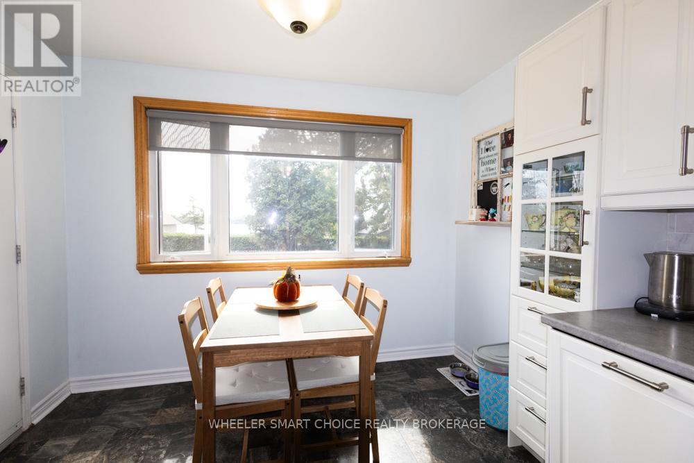 15206 Colonial Drive