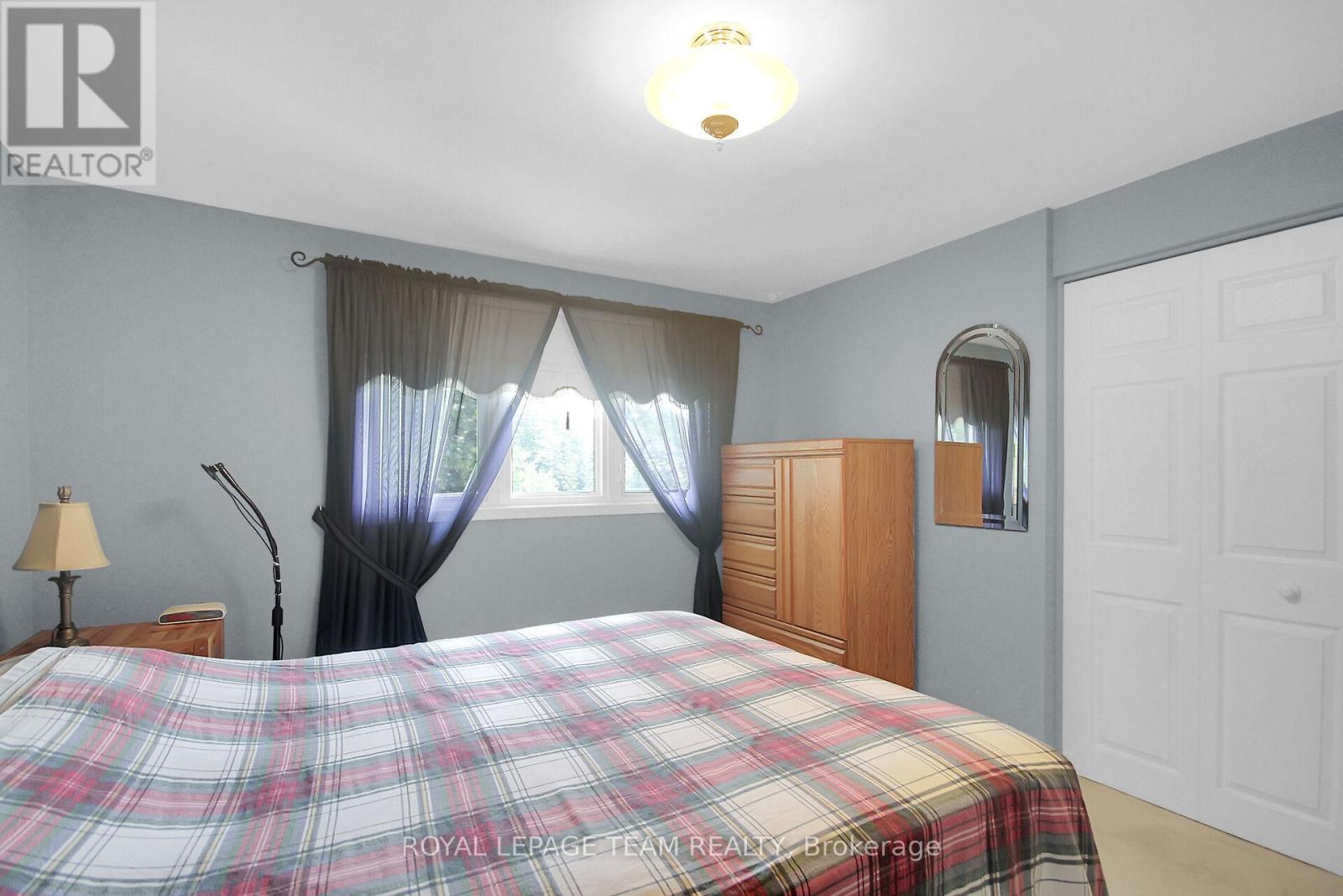 962 Dynes Road