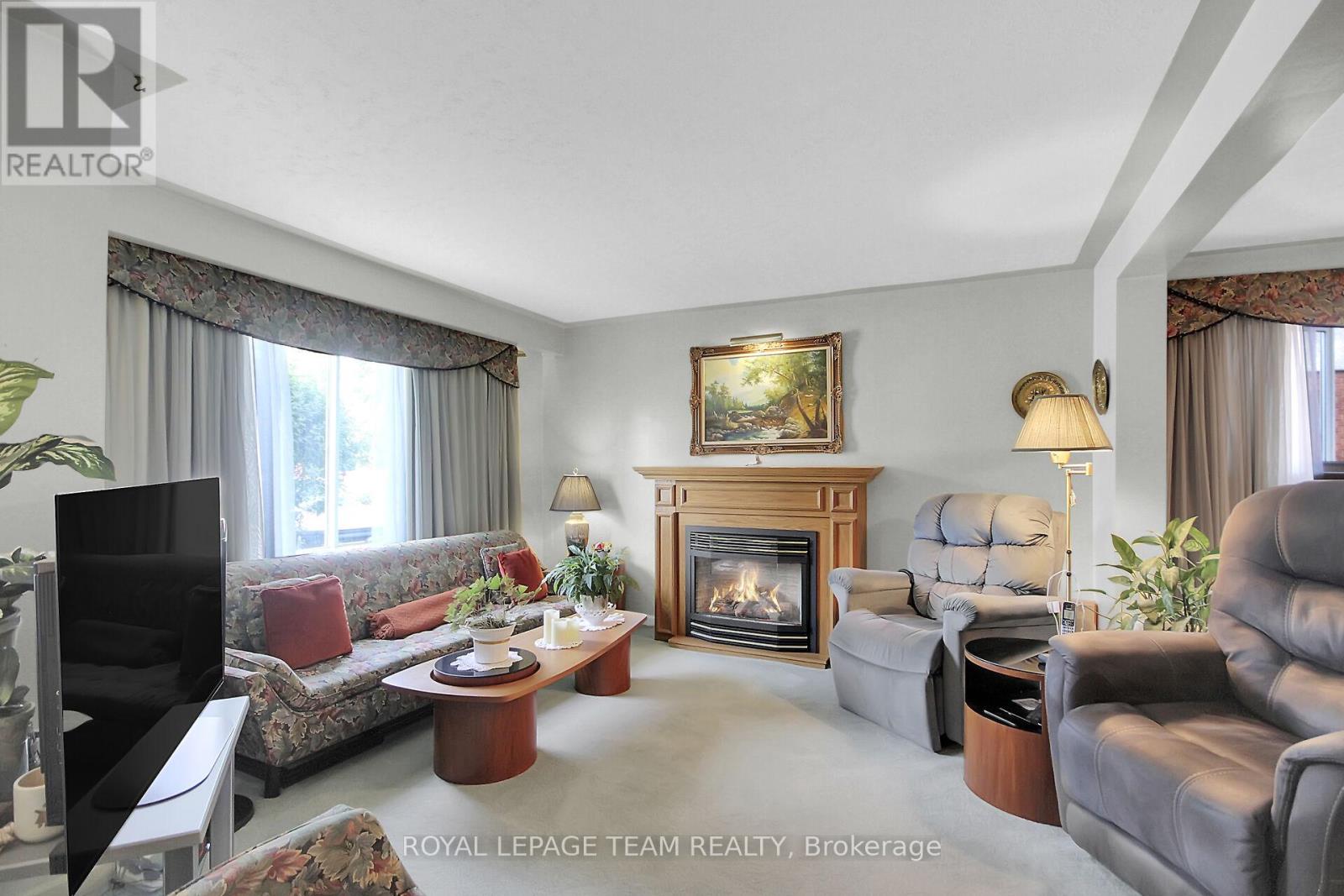 962 Dynes Road