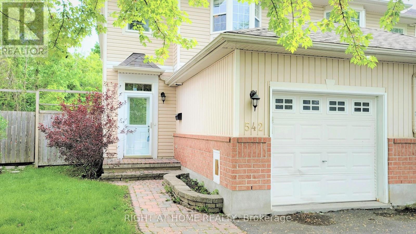 542 Aberfoyle Circle