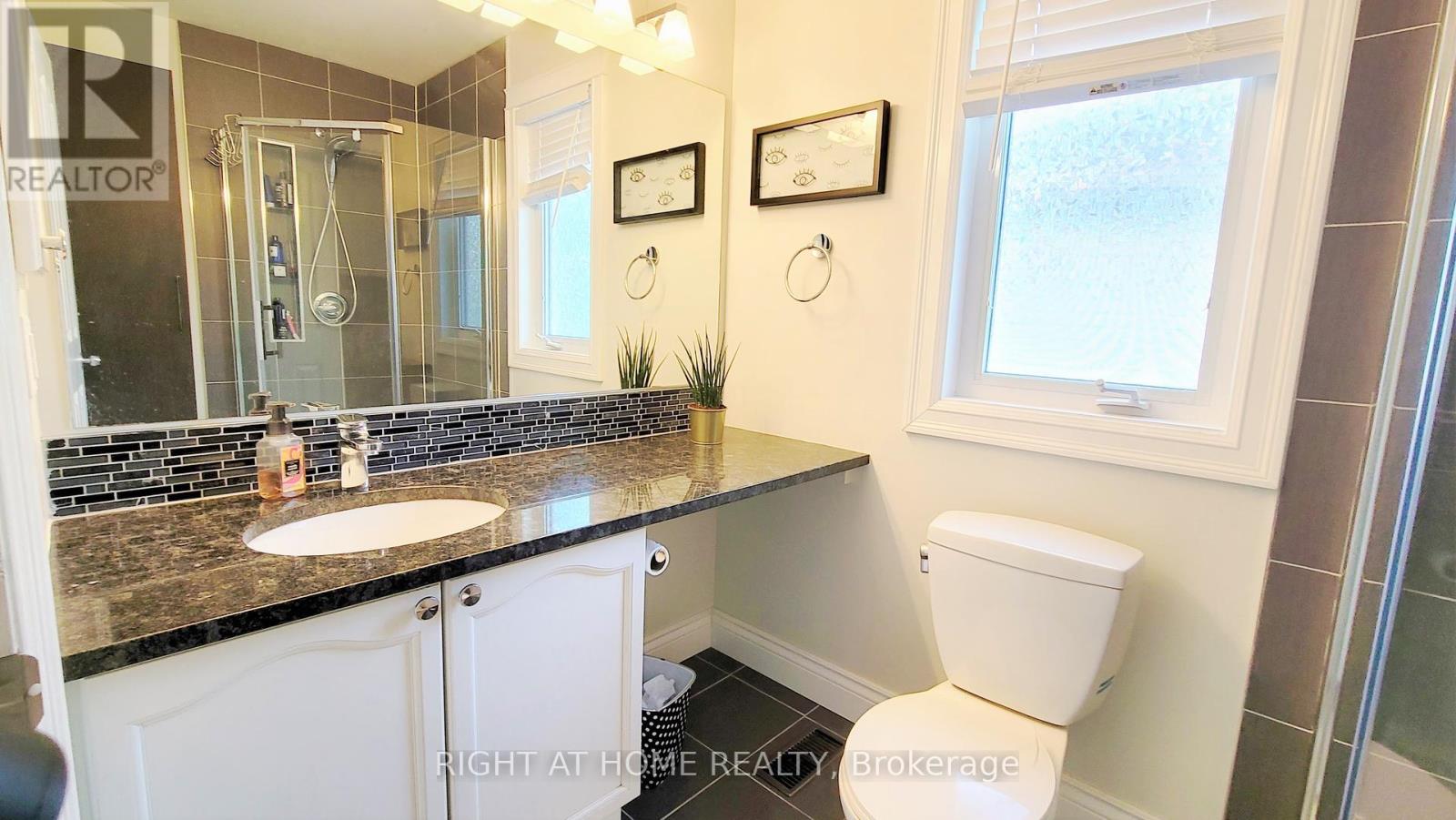 542 Aberfoyle Circle