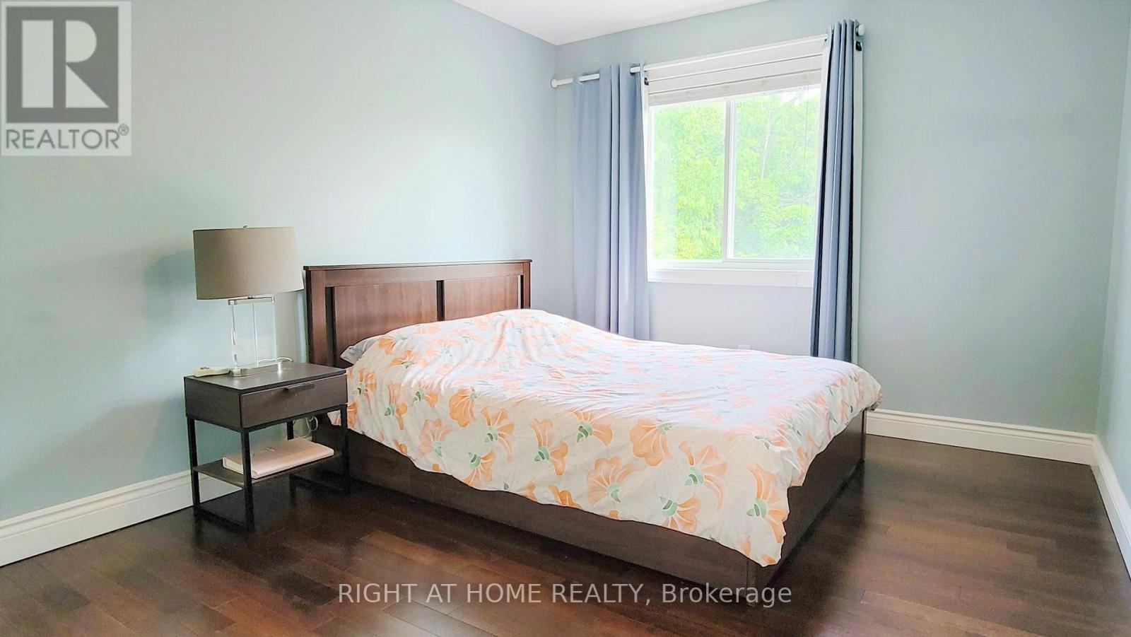 542 Aberfoyle Circle