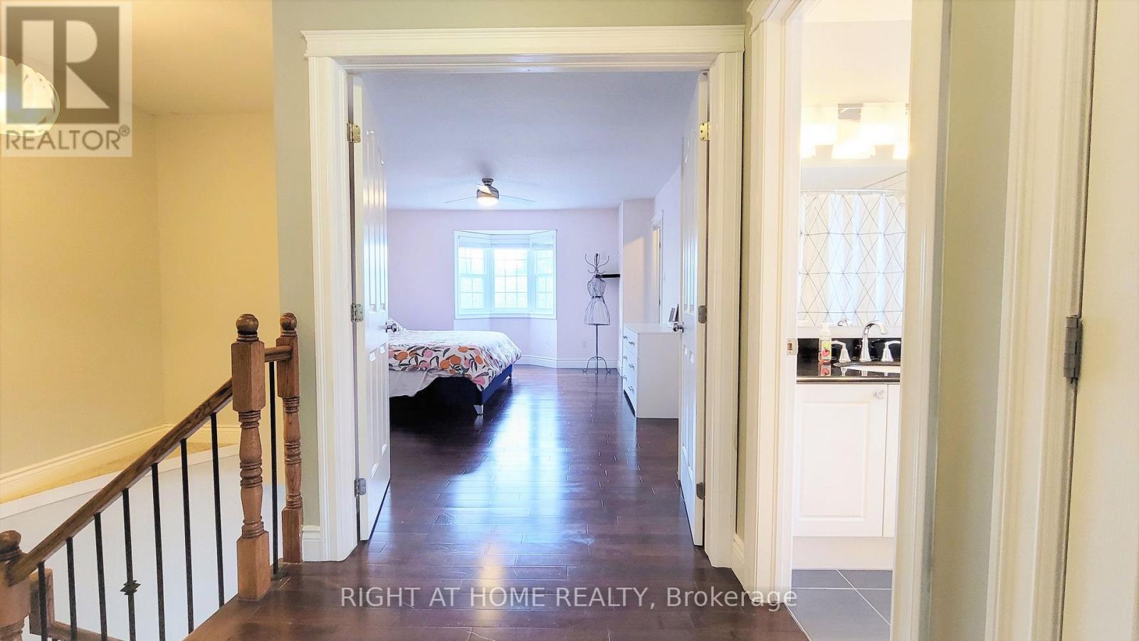 542 Aberfoyle Circle