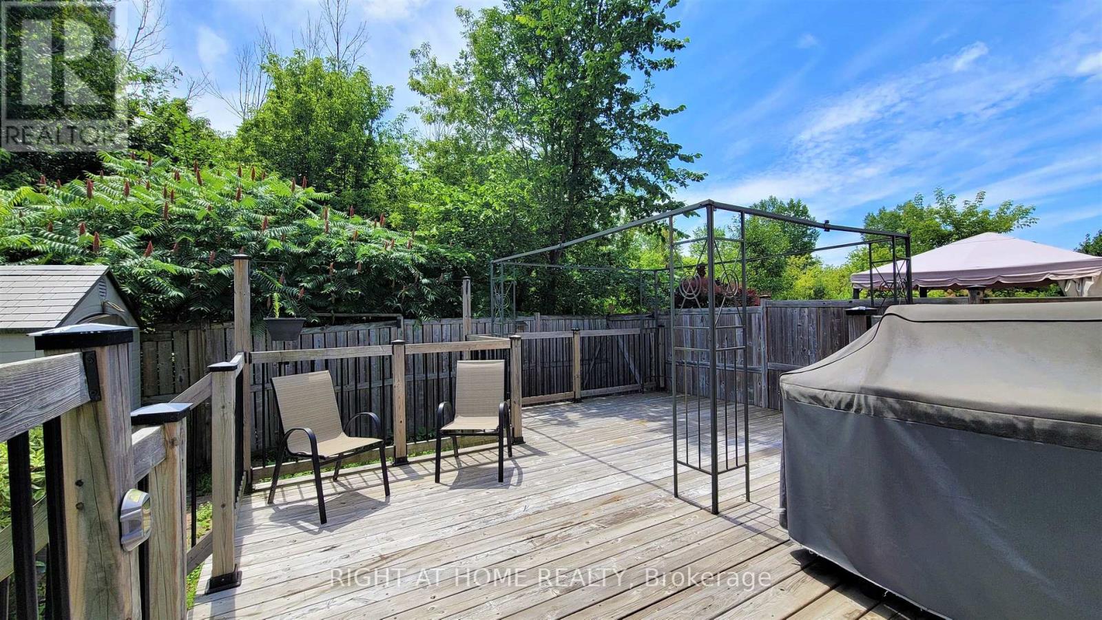 542 Aberfoyle Circle
