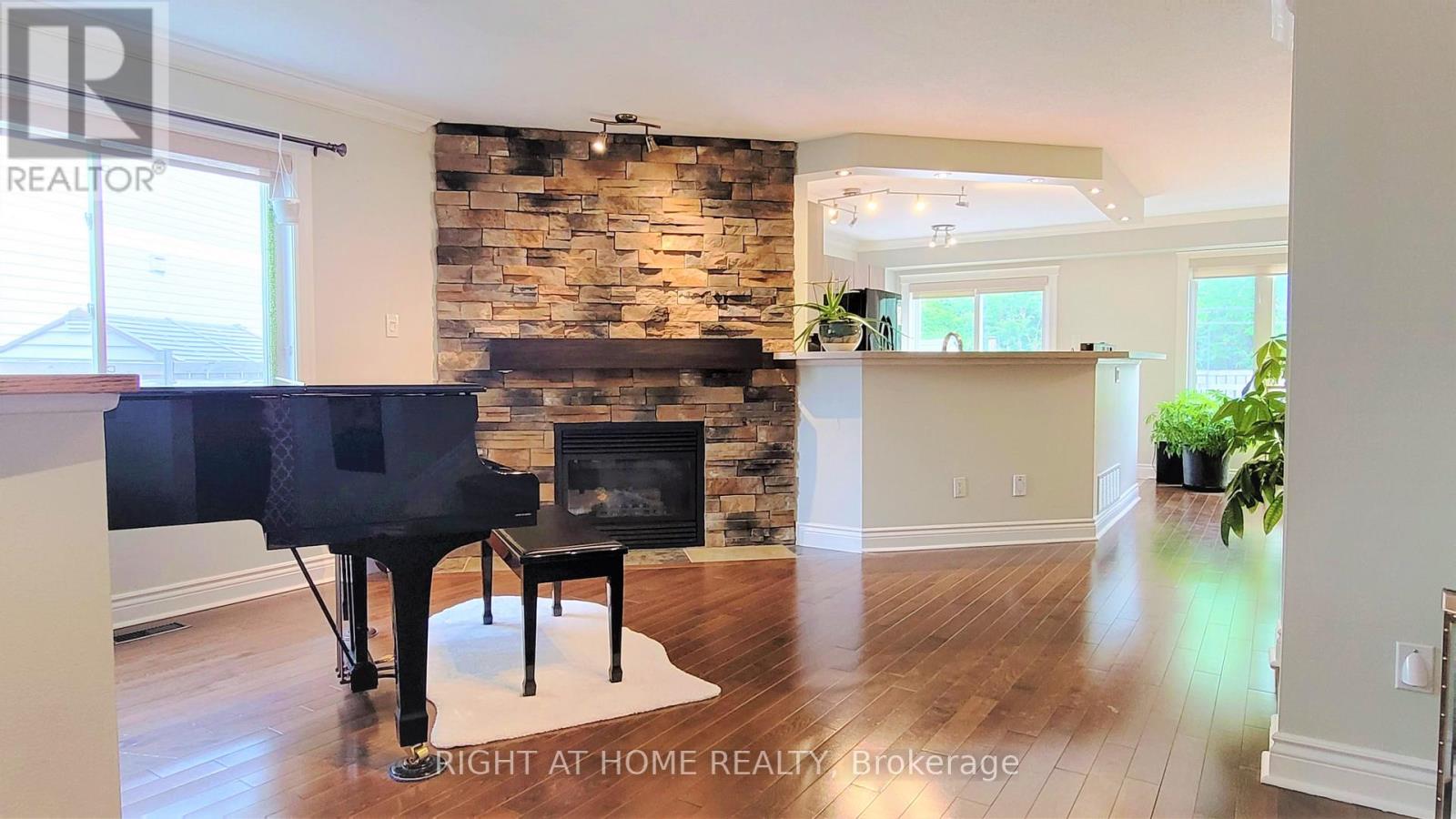 542 Aberfoyle Circle