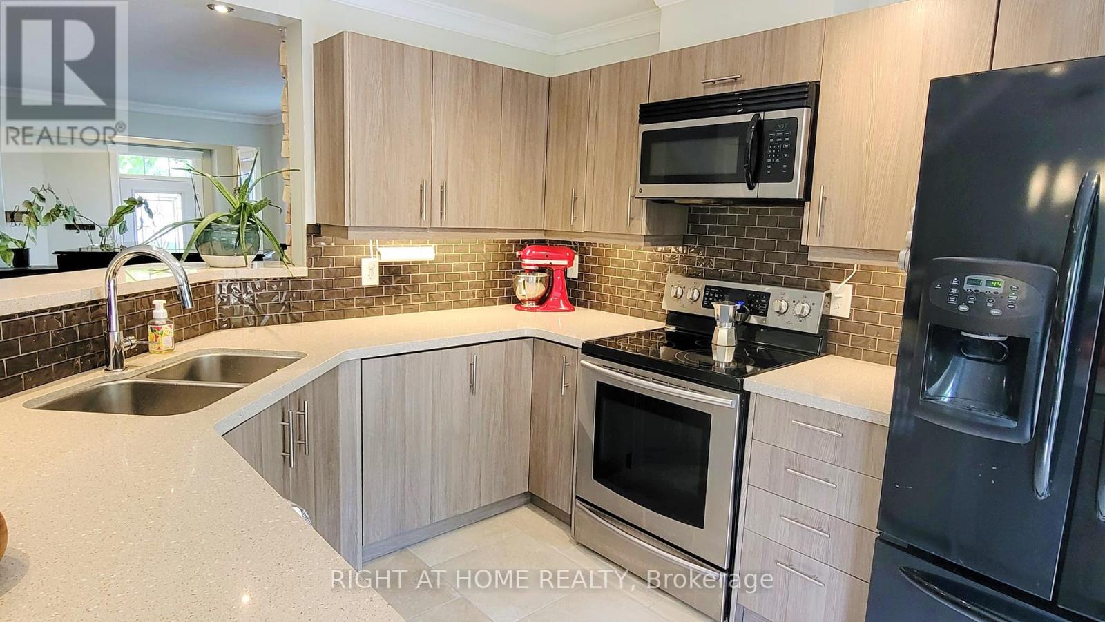 542 Aberfoyle Circle