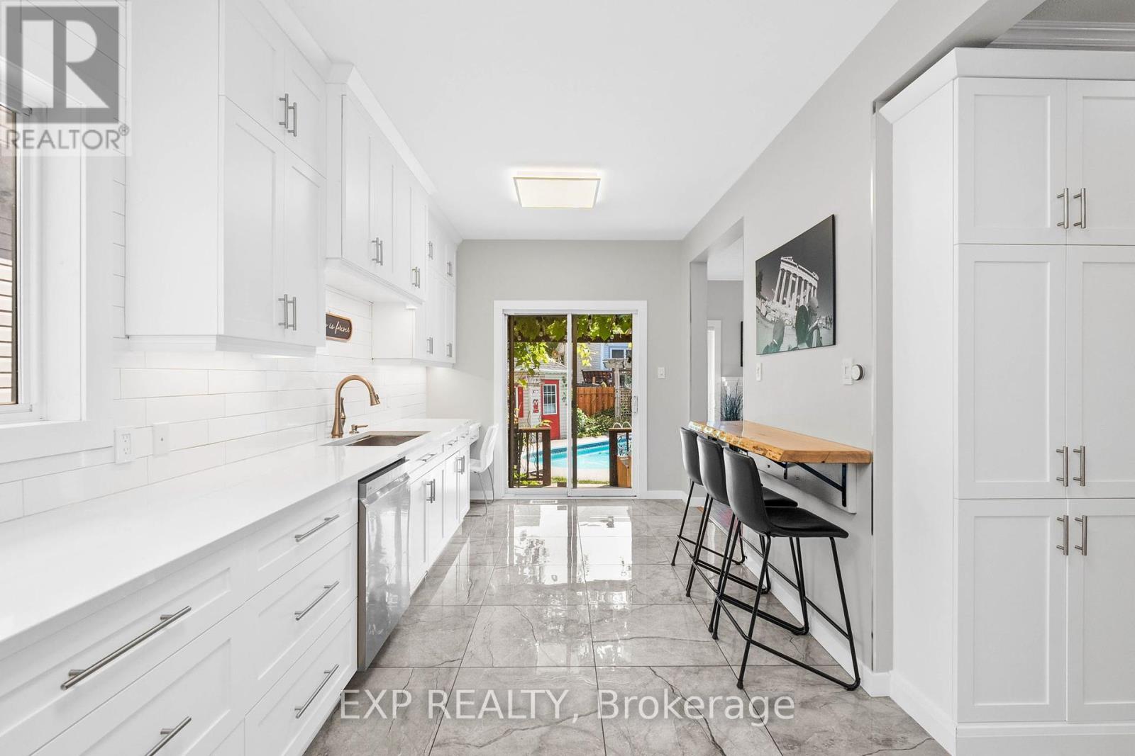 18 Golders Green Lane