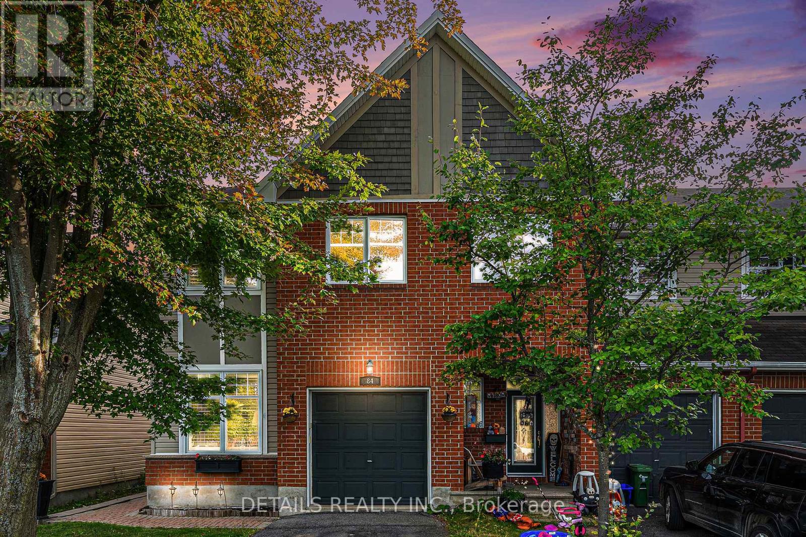 84 Waterbridge Drive S