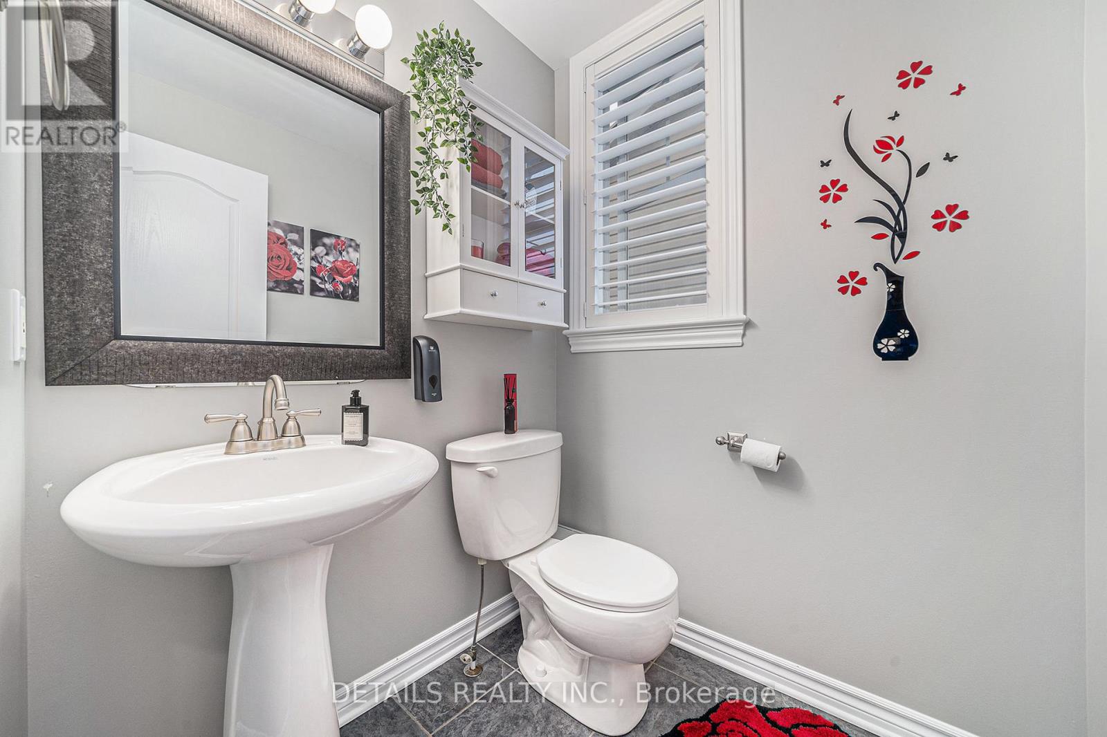 84 Waterbridge Drive S