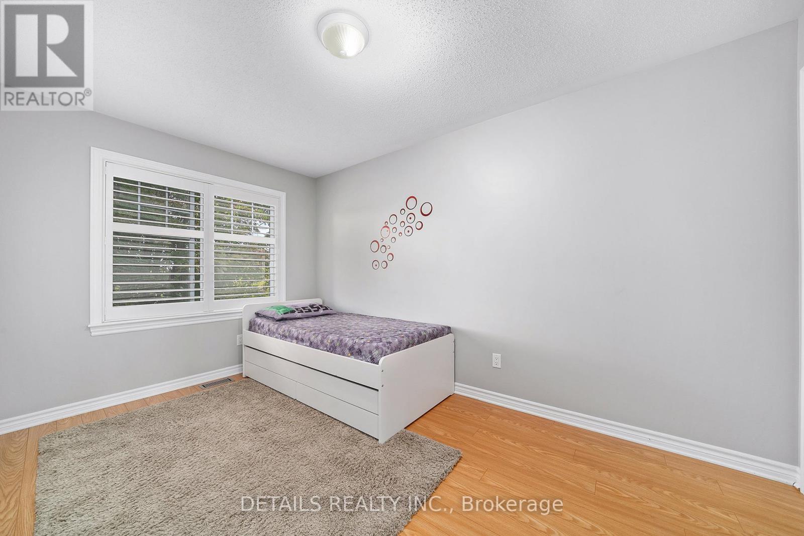 84 Waterbridge Drive S