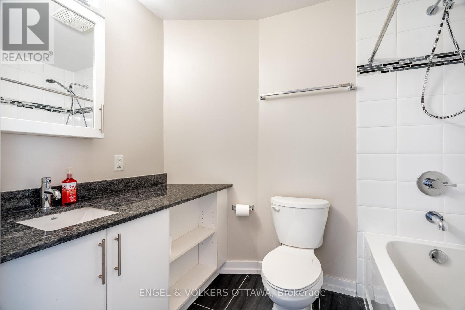 707 - 40 Nepean Street