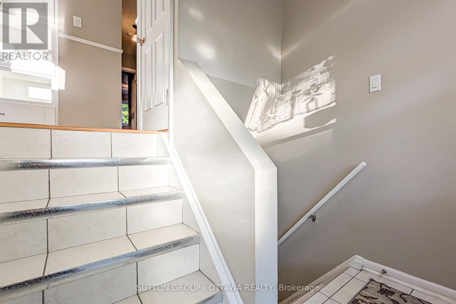 866 Claude Street
