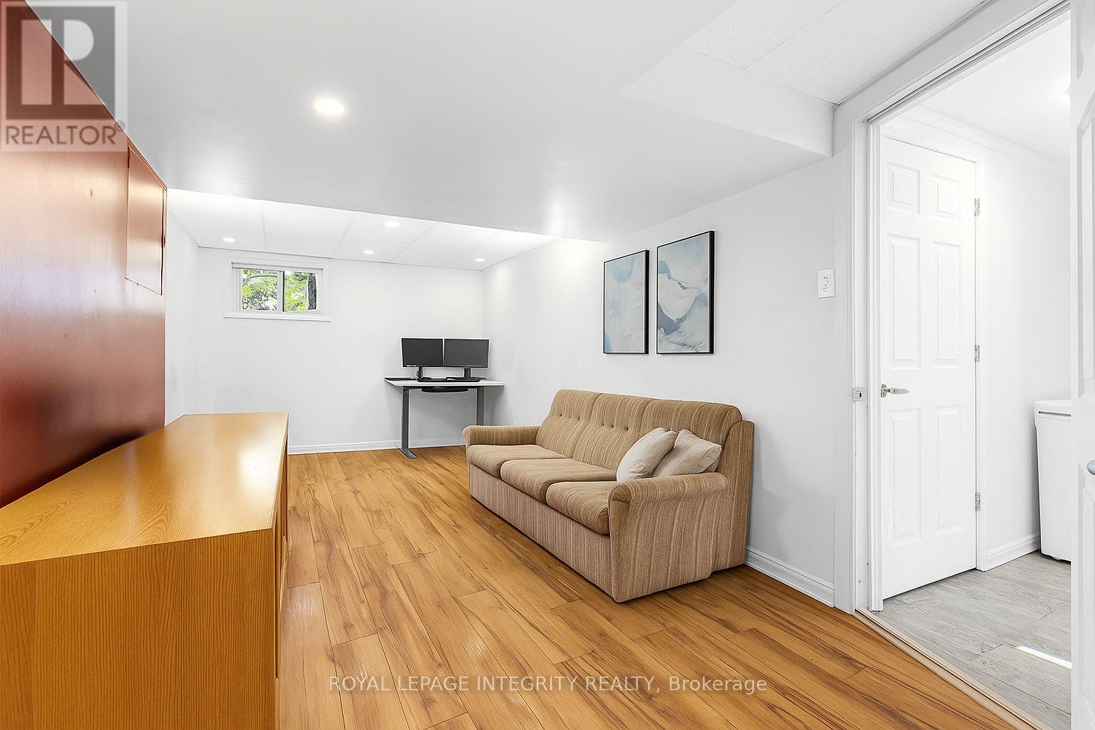 498 Sandhamn Private