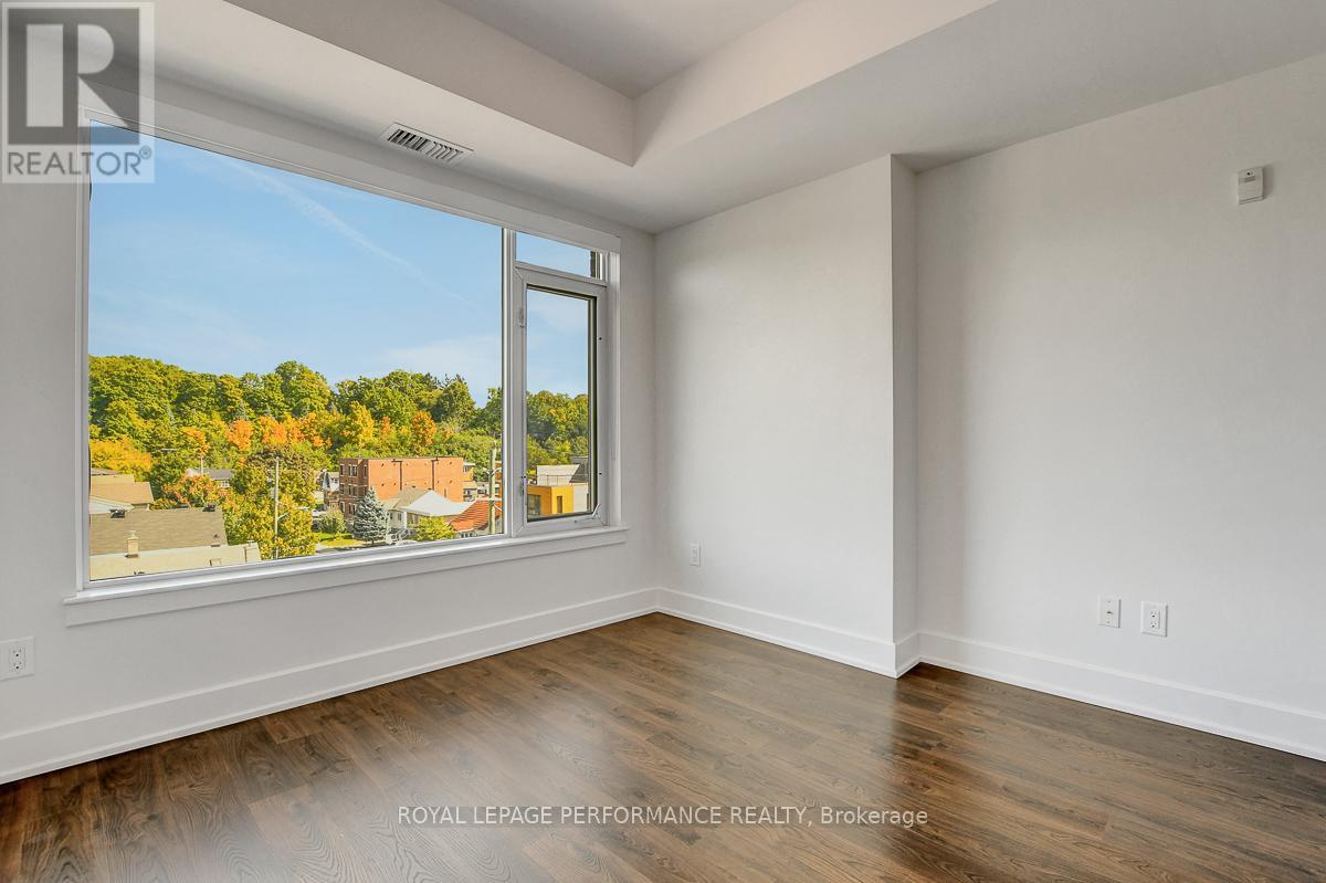 413 - 7 Marquette Avenue