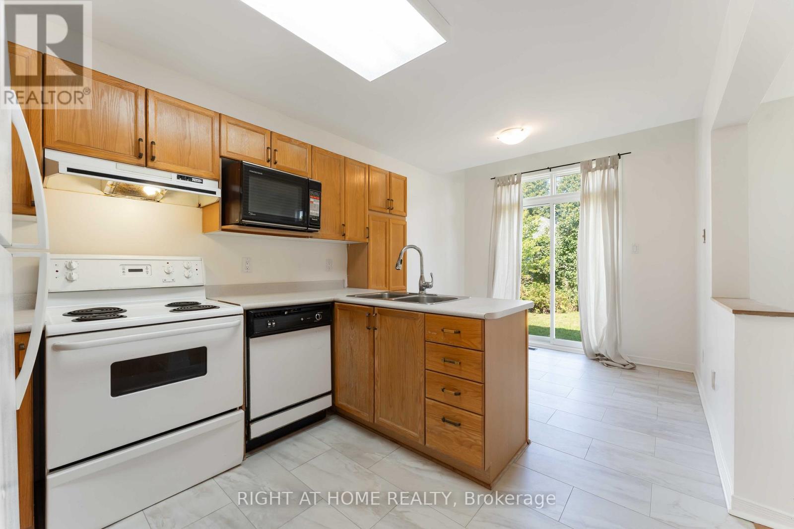11 Wiltshire Circle