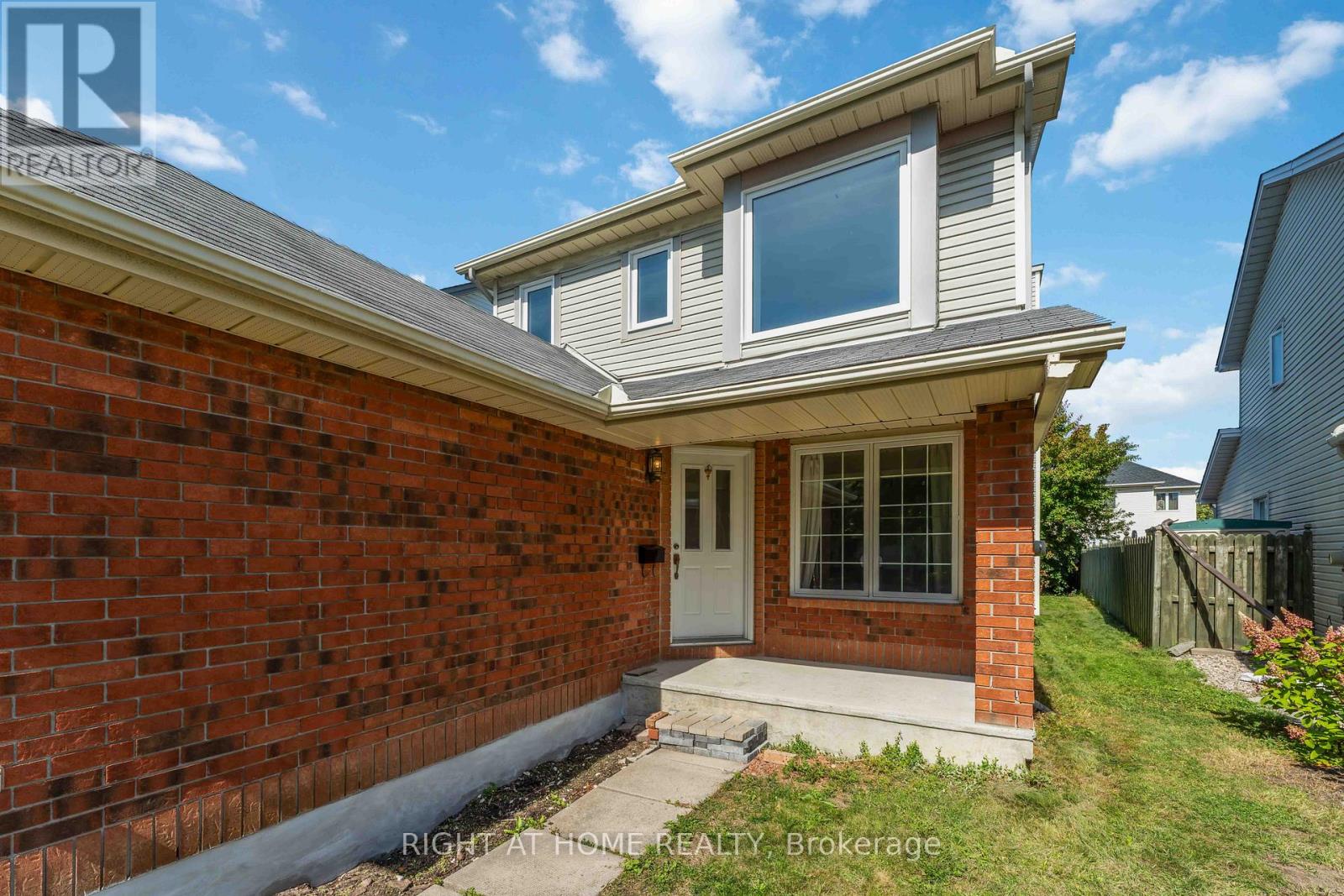 11 Wiltshire Circle