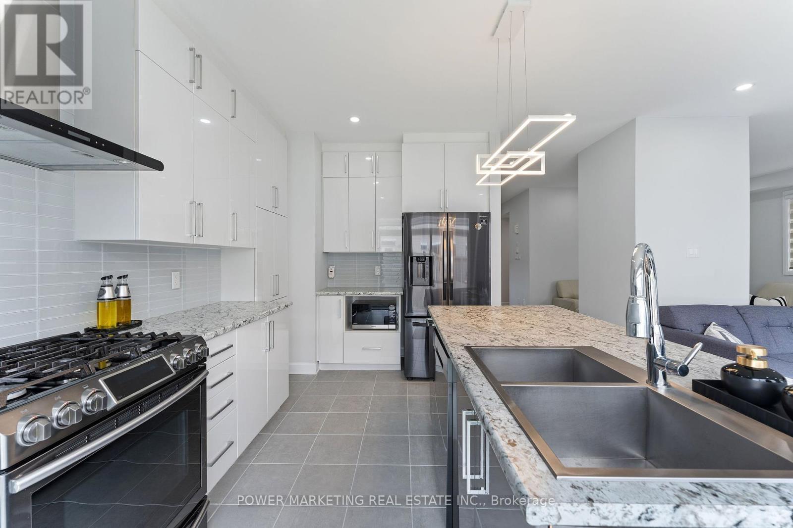 232 Aquarium Avenue