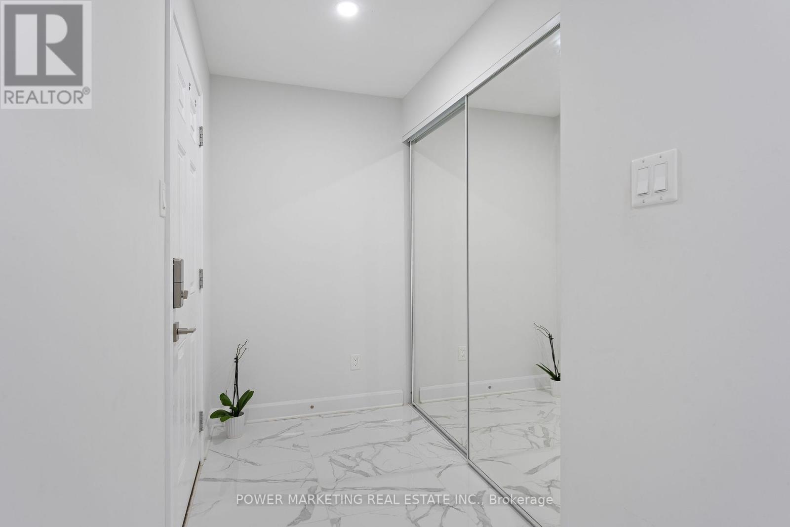 232 Aquarium Avenue