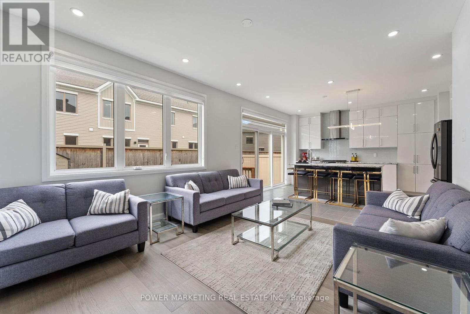 232 Aquarium Avenue