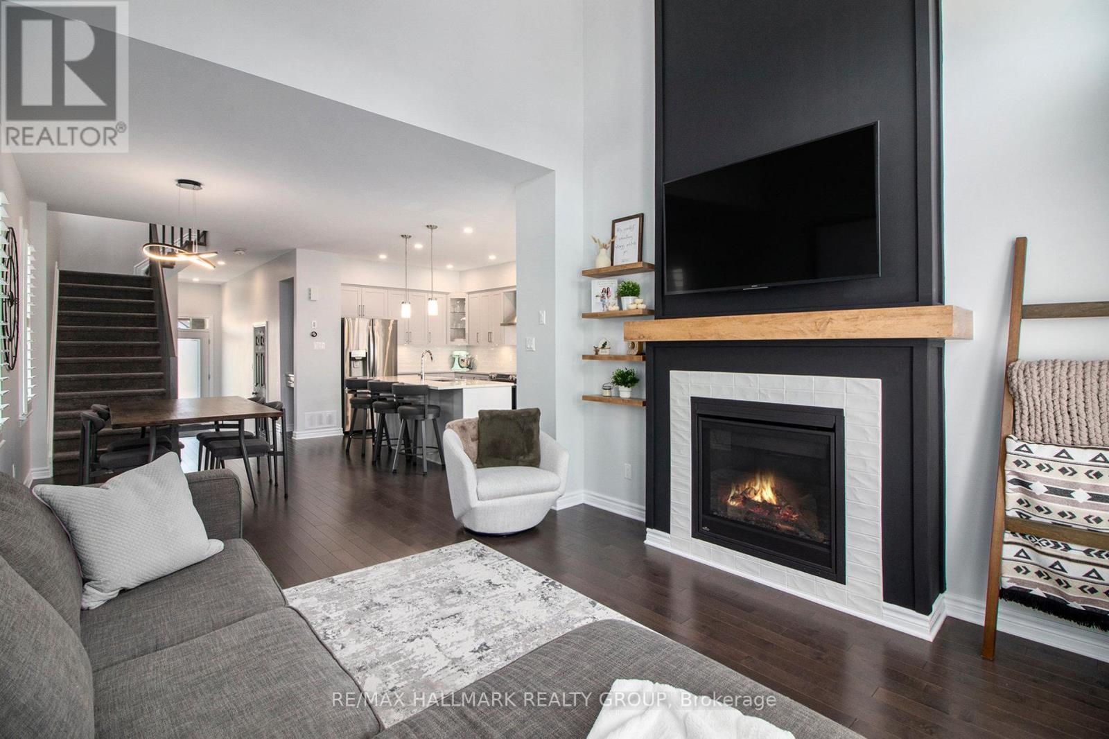 754 Cairn Crescent