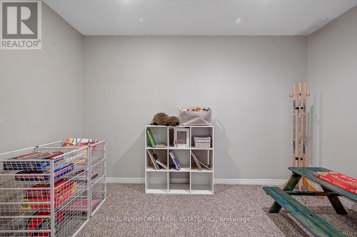 34 Apple Creek Crescent