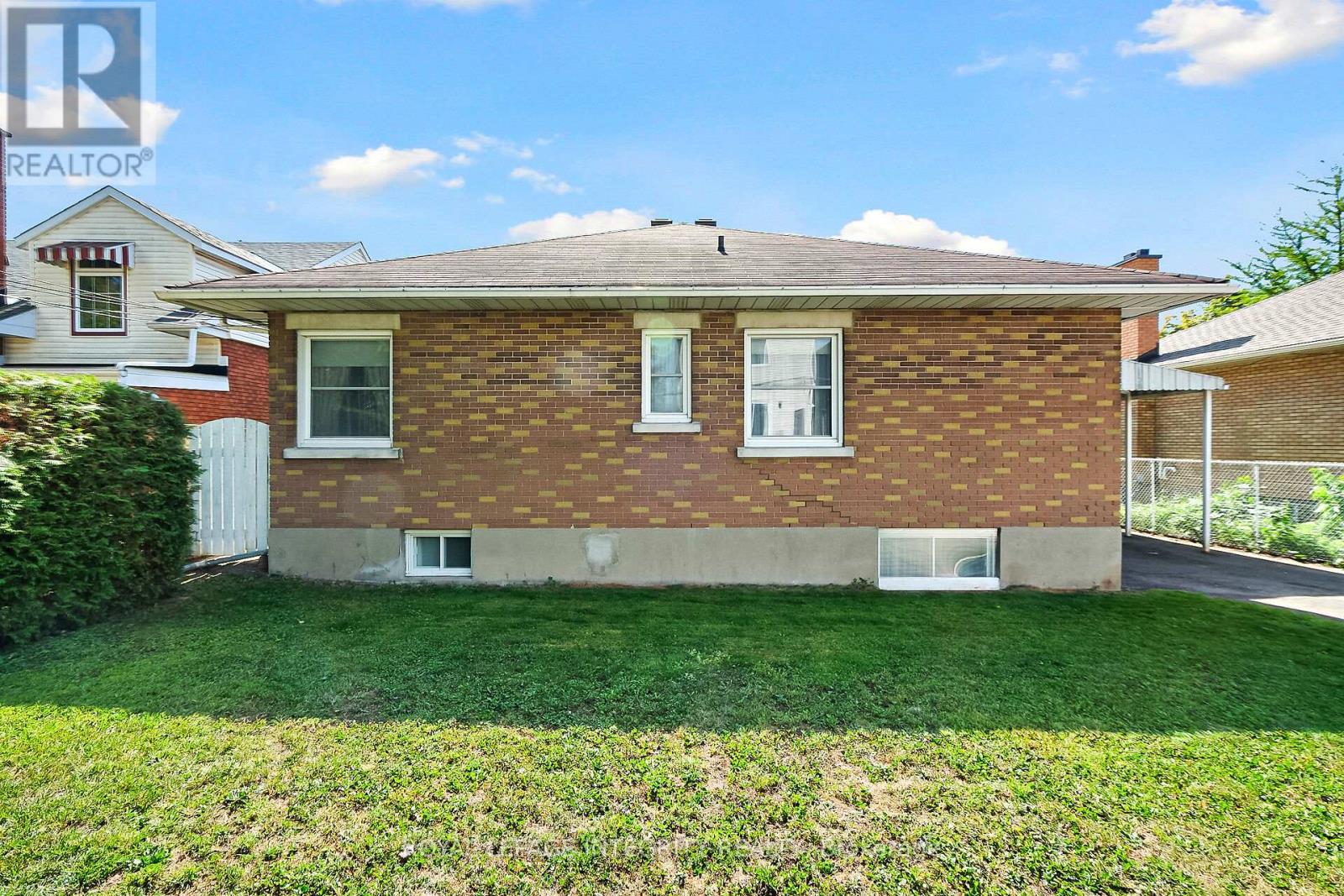81 Drouin Avenue