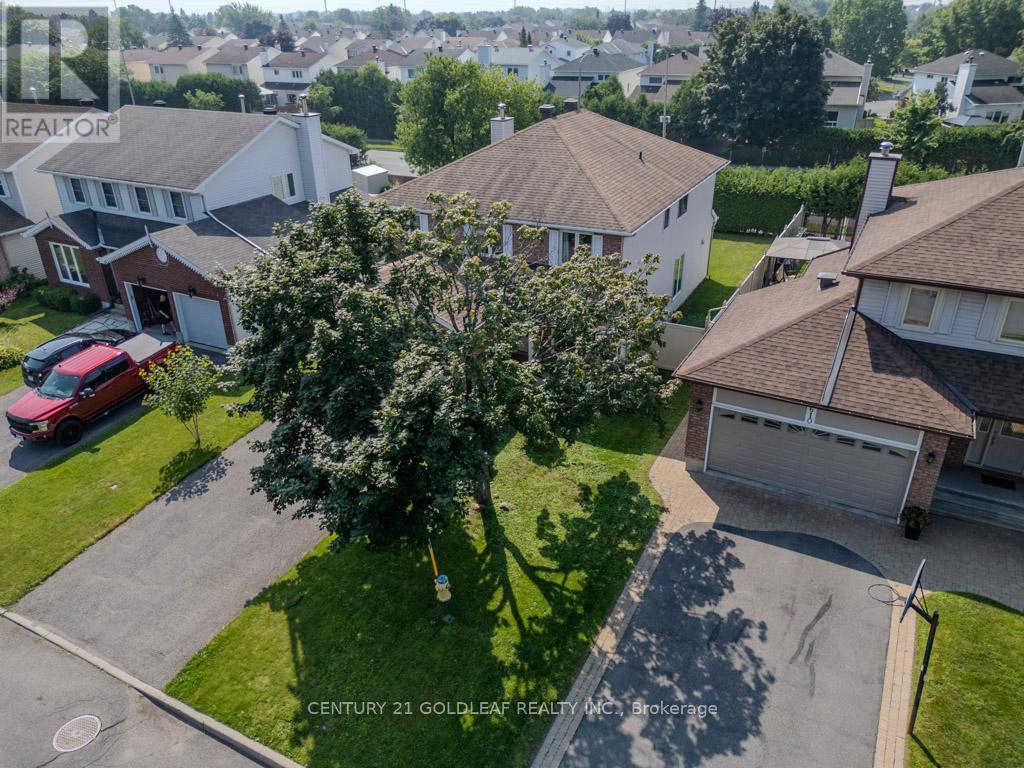 612 Chenier Way