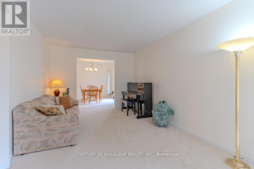 612 Chenier Way