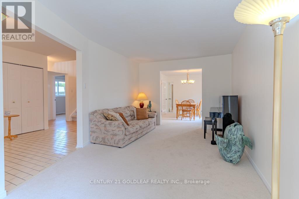 612 Chenier Way