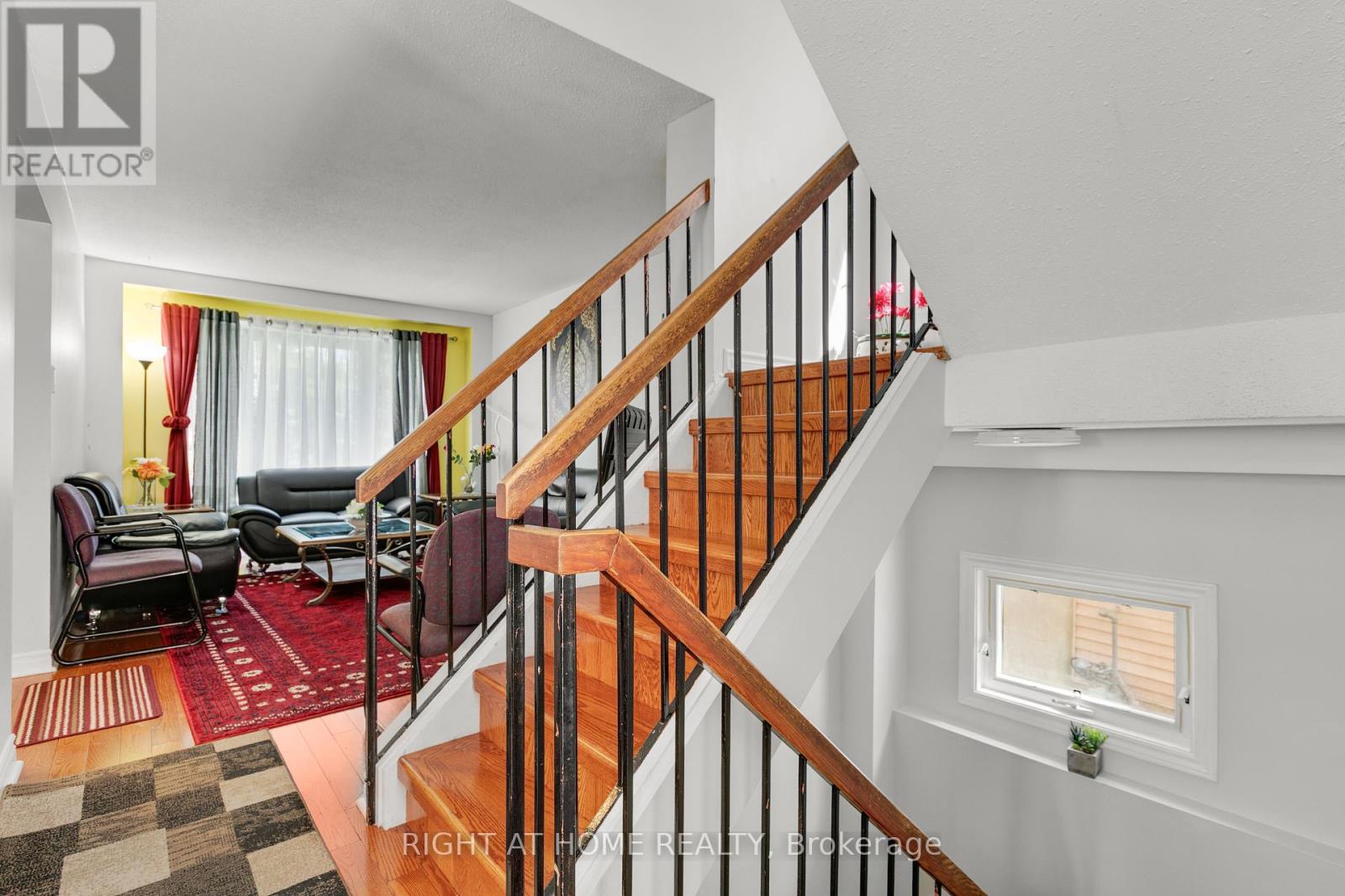 3142 Dumaurier Avenue