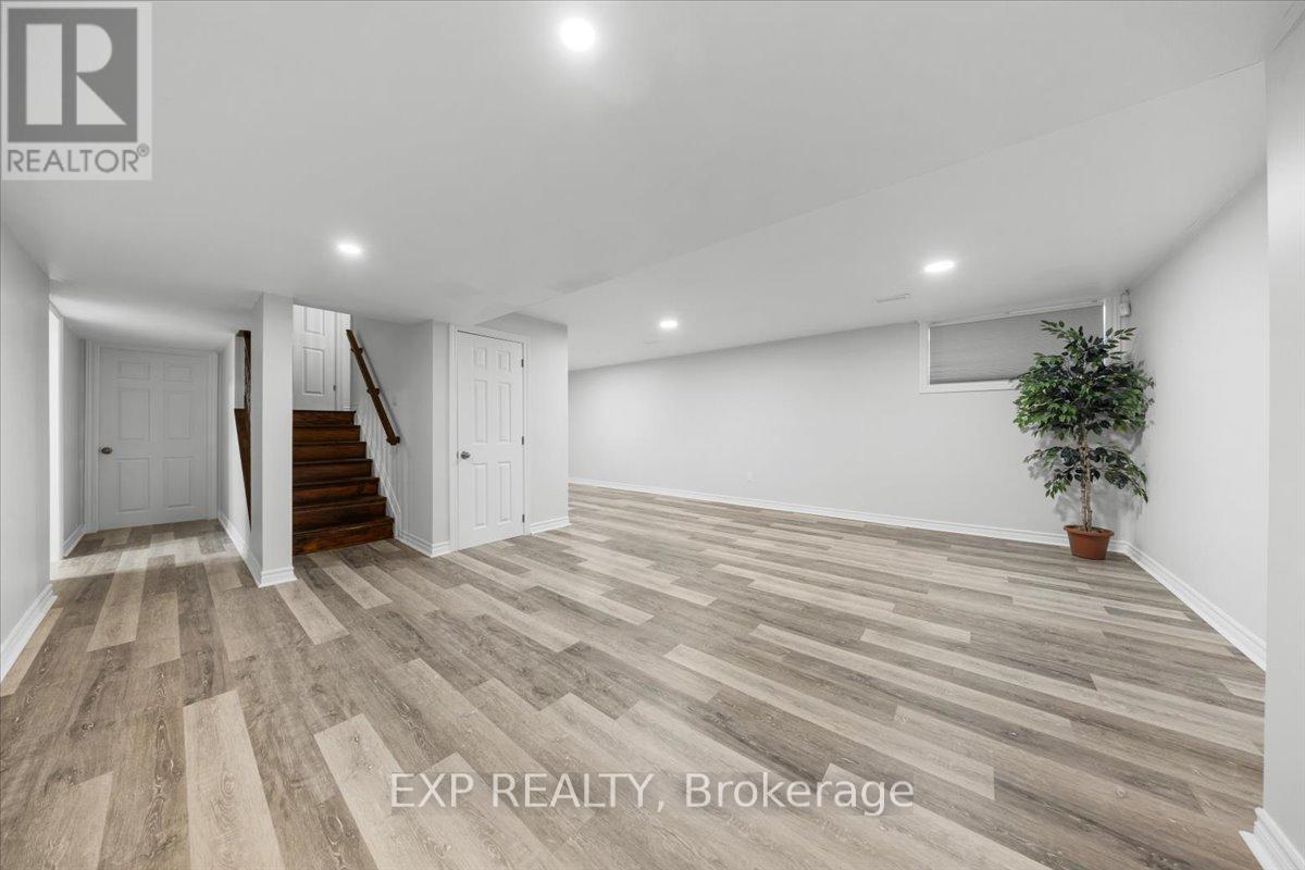 300 Grayburn Way